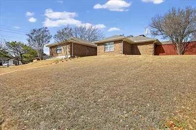 2010 Libby Lane, Grand Prairie, TX 75050 - Photo 2
