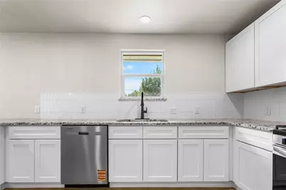 810 W Denison Drive, Robinson, TX 76706 - Photo 8