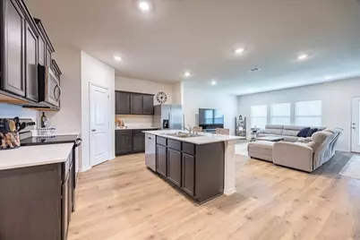 729 Amelia Court, Pilot Point, TX 76258 - Photo 10