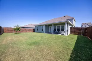 729 Amelia Ct, Pilot Point, TX 76258 - Photo 36