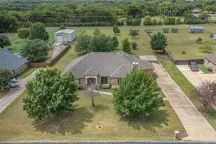 1921 Willow Bend Dr, Oak Leaf, TX 75154 - Photo 40