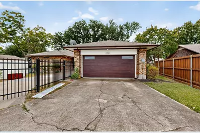 1301 Warwick Street, Garland, TX 75040 - Photo 32
