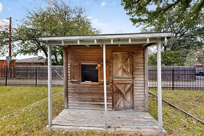 1301 Warwick Street, Garland, TX 75040 - Photo 36