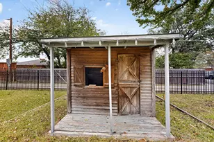 1301 Warwick St, Garland, TX 75040 - Photo 36