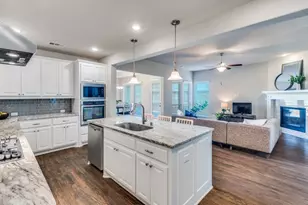 2165 Balcones Dr, Carrollton, TX 75010 - Photo 8