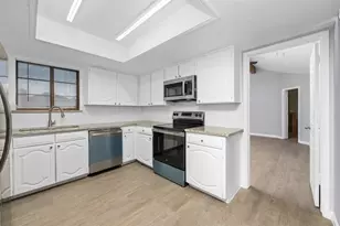 720 Sandy Trail, Fort Worth, TX 76120 - Photo 8