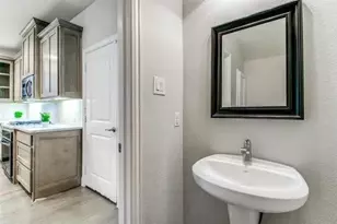 4667A Dozier Rd, Carrollton, TX 75010 - Photo 6