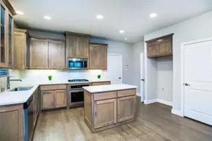 4667A Dozier Rd, Carrollton, TX 75010 - Photo 8