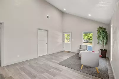 5702 Arkansas Trail, Granbury, TX 76048 - Photo 4