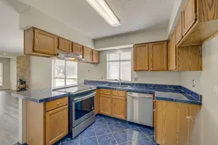 6821 Sierra Dr, North Richland Hills, TX 76180 - Photo 6