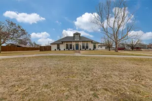 200 Dale Dr, New Hope, TX 75071 - Photo 2