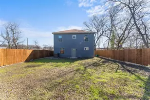 2211 E Ann Arbor Ave, Dallas, TX 75216 - Photo 34