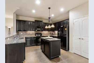 115 Holly Street, Waxahachie, TX 75165 - Photo 8