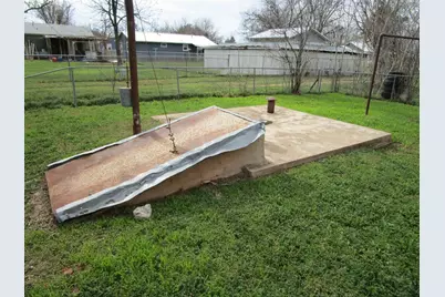 515 W McLain Street, Seymour, TX 76380 - Photo 8