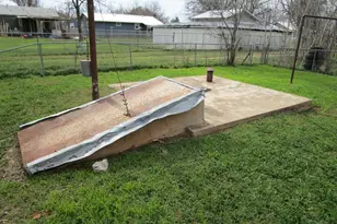 515 W McLain St, Seymour, TX 76380 - Photo 8