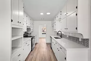 1905 Cimarron Trail, Hurst, TX 76054 - Photo 20