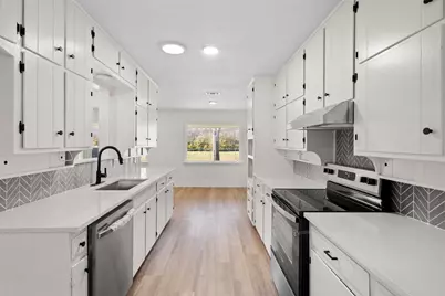 1905 Cimarron Trail, Hurst, TX 76054 - Photo 18