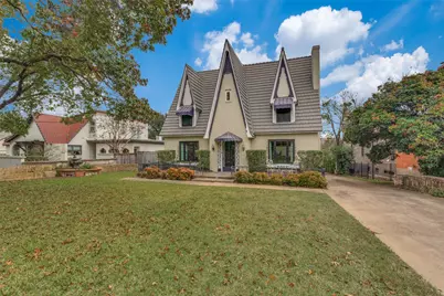 700 N Oak Cliff Boulevard, Dallas, TX 75208 - Photo 1