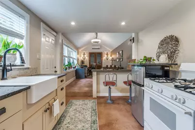 700 N Oak Cliff Boulevard, Dallas, TX 75208 - Photo 36