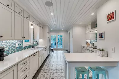 700 N Oak Cliff Boulevard, Dallas, TX 75208 - Photo 4