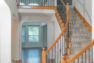 662 Oak Creek Dr, Cedar Hill, TX 75104 - Photo 2