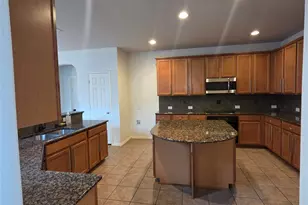 662 Oak Creek Dr, Cedar Hill, TX 75104 - Photo 8
