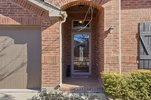 357 Coral Vine Ln, Burleson, TX 76028 - Photo 2