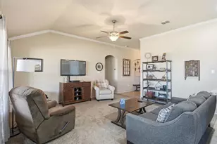 357 Coral Vine Ln, Burleson, TX 76028 - Photo 4