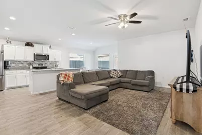 421 Houndstooth Drive, Fort Worth, TX 76131 - Photo 4