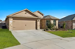 421 Houndstooth Dr, Fort Worth, TX 76131 - Photo 2