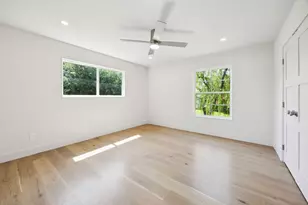 3145 Darvany Dr, Dallas, TX 75220 - Photo 22