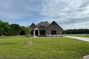 1460 Julian Dr, Van Alstyne, TX 75495 - Photo 1