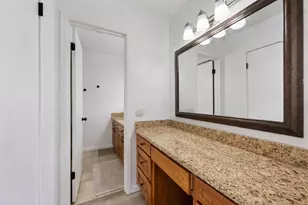 2204 Mountainview Dr, Hurst, TX 76054 - Photo 12