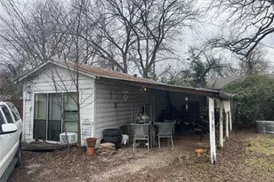 110 Peach St, Denton, TX 76209 - Photo 2