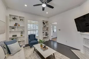 909 Elsbeth St, Dallas, TX 75208 - Photo 2