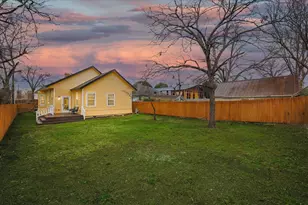 909 Elsbeth St, Dallas, TX 75208 - Photo 32