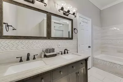 909 Elsbeth Street, Dallas, TX 75208 - Photo 24