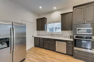 909 Elsbeth St, Dallas, TX 75208 - Photo 12