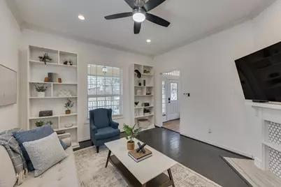 909 Elsbeth Street, Dallas, TX 75208 - Photo 1