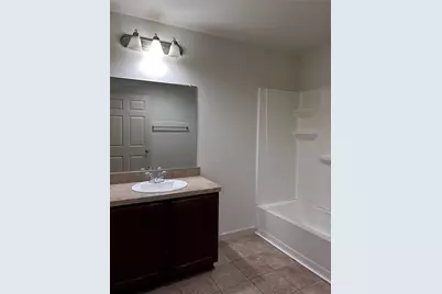 1801 Holland Street, Grand Prairie, TX 75051 - Photo 8