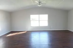 125 Oak Dr, Springtown, TX 76082 - Photo 2