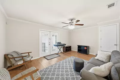 600 Bagby Avenue #7D, Waco, TX 76706 - Photo 4