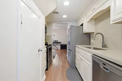 600 Bagby Avenue #7D, Waco, TX 76706 - Photo 6