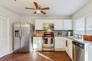 3904 Villa Downs Dr, Plano, TX 75023 - Photo 10