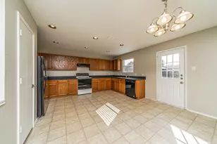 13829 Sonterra Ranch Rd, Fort Worth, TX 76262 - Photo 4