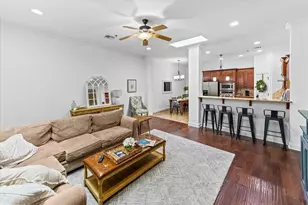 721 Austin Ave, Waco, TX 76701 - Photo 4