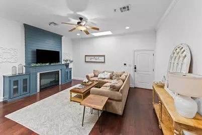 721 Austin Avenue #B, Waco, TX 76701 - Photo 2