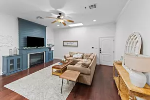 721 Austin Ave, Waco, TX 76701 - Photo 2