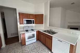 1008 Rock Springs Dr, Burleson, TX 76028 - Photo 10