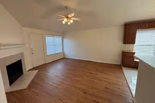 1008 Rock Springs Dr, Burleson, TX 76028 - Photo 4